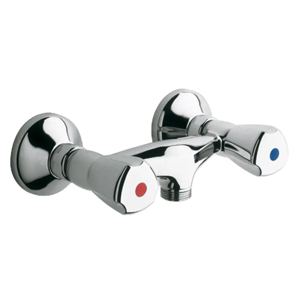 Wandanlage mit zwei verchromten Hebeln für kaltes und warmes Wasser. Die Armatur ist von Kludi und hat eine einfache, funktionale Form.